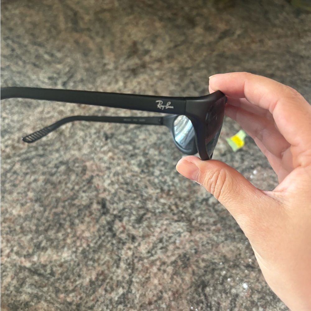 Unisex rayban sunglasses